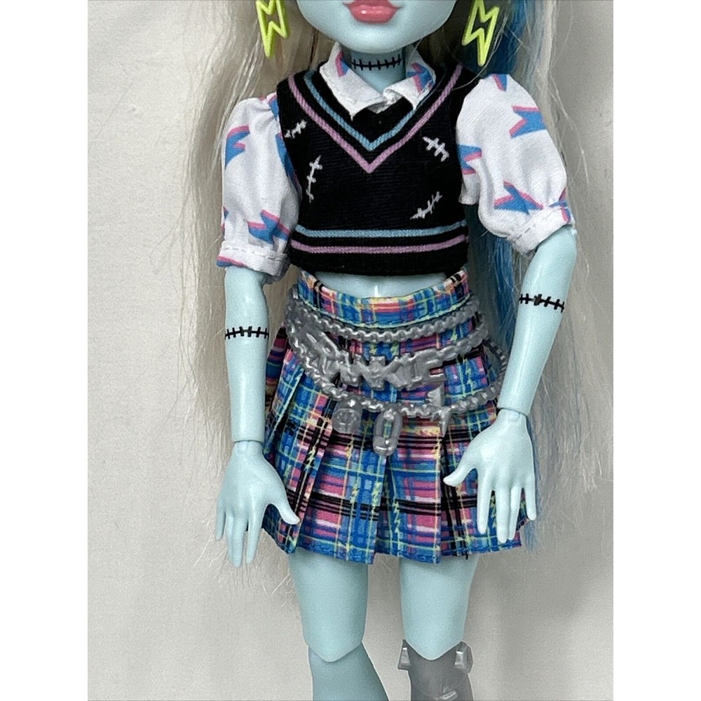 Monster High Doll Frankie Stein 2022 Frankenmonster Back To School Uniform - Picture 4 of 11